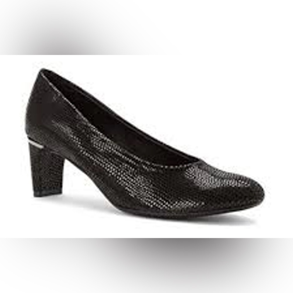 Vaneli Dayle pumps